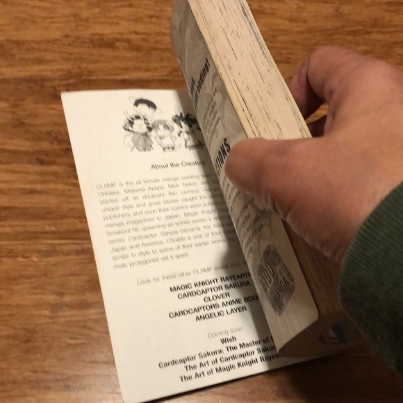 Chobits Science Fiction Manga paperback book by Clamp. Volume 1. 2001 - Picture 6 of 6